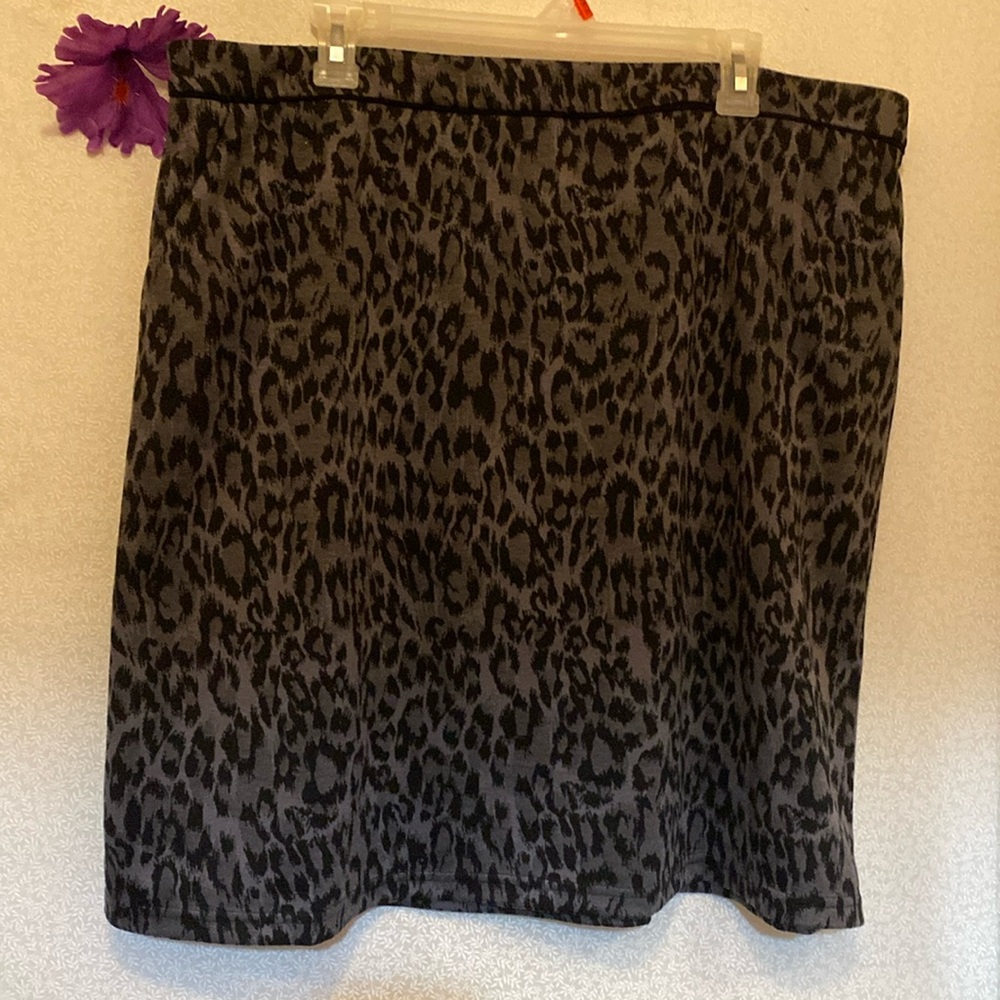 Leopard print skirt with pockets